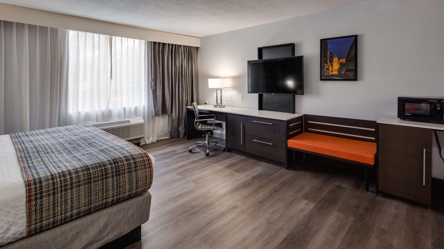 Bedroom 13