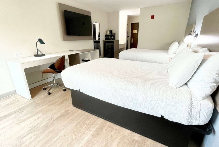 Bedroom 3, Days Inn by Wyndham Arlington, Arlington