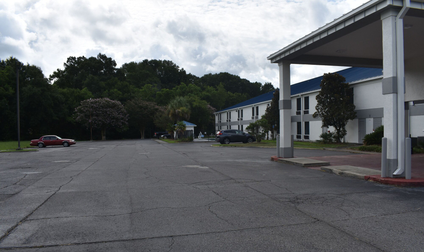 Exterior & Views 2, Executive Inn and Suites Baker, East Baton Rouge