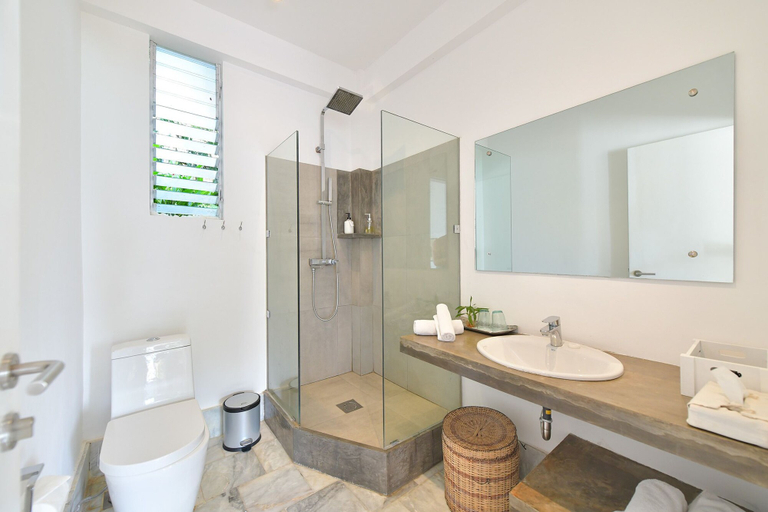 Bathroom 4, Diniview Villa Resort, Malay