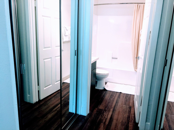 Bathroom 4, Westwood LA Executive Rentals, Los Angeles