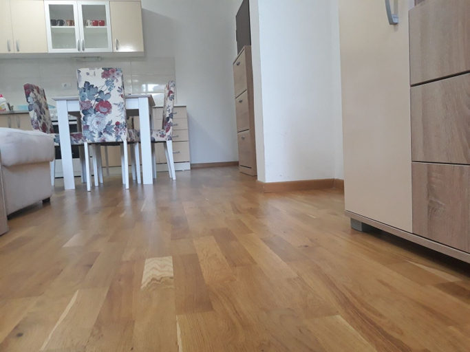 Others 5, Center Apartment C 18