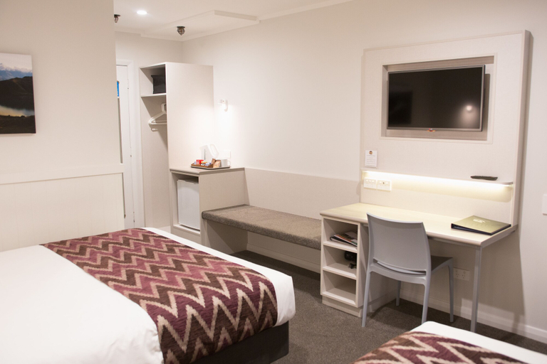 Bedroom 2, Wanaka Hotel, Queenstown-Lakes