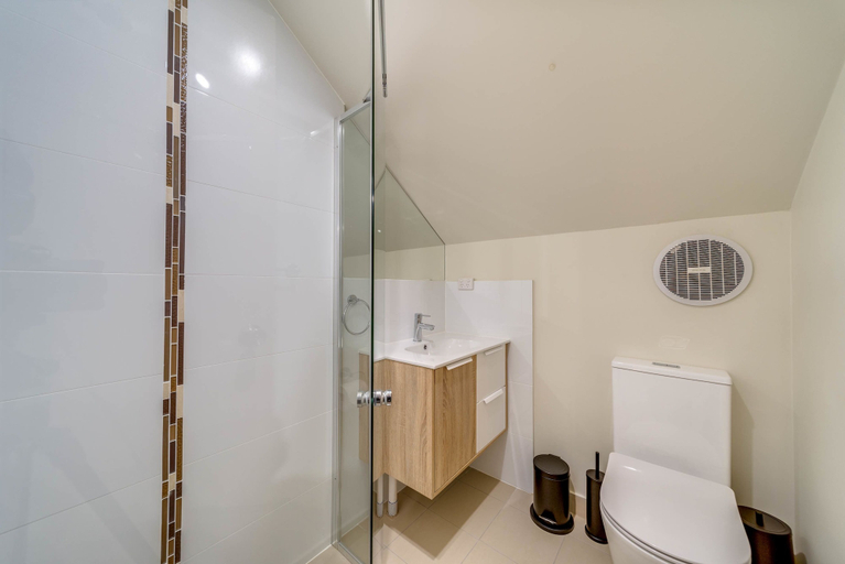 Bathroom 4, Marulan Stayz, Goulburn Mulwaree Bal