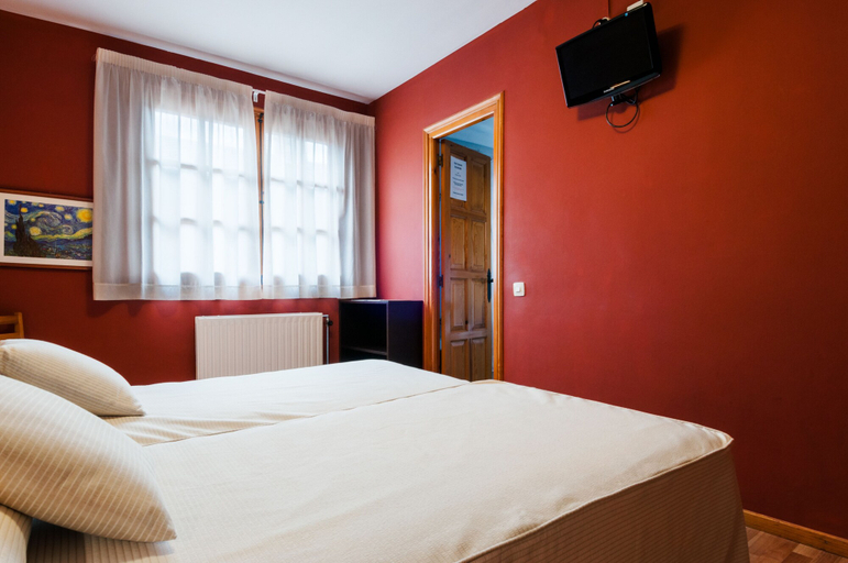 Bedroom 2, Hotel Esquirol, Girona