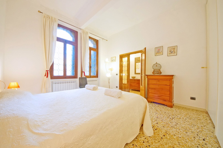 Room 5, DolceVita Apartments N. 331, Venezia