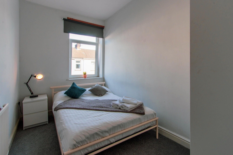 Bedroom 2, 70 Elm Street, Cardiff