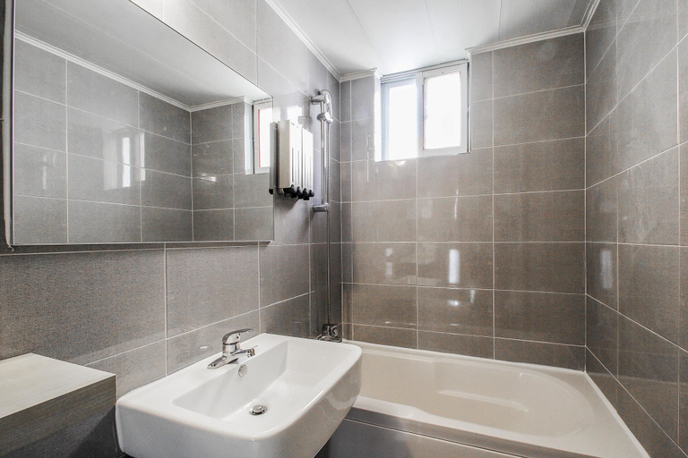 Bathroom 5, Shire Hotel, Yeonje