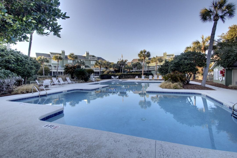 Sport & Beauty 5, 11D Mariners Walk by Avantstay Oceanfront Living Amazing Views! Communal Pool, Charleston