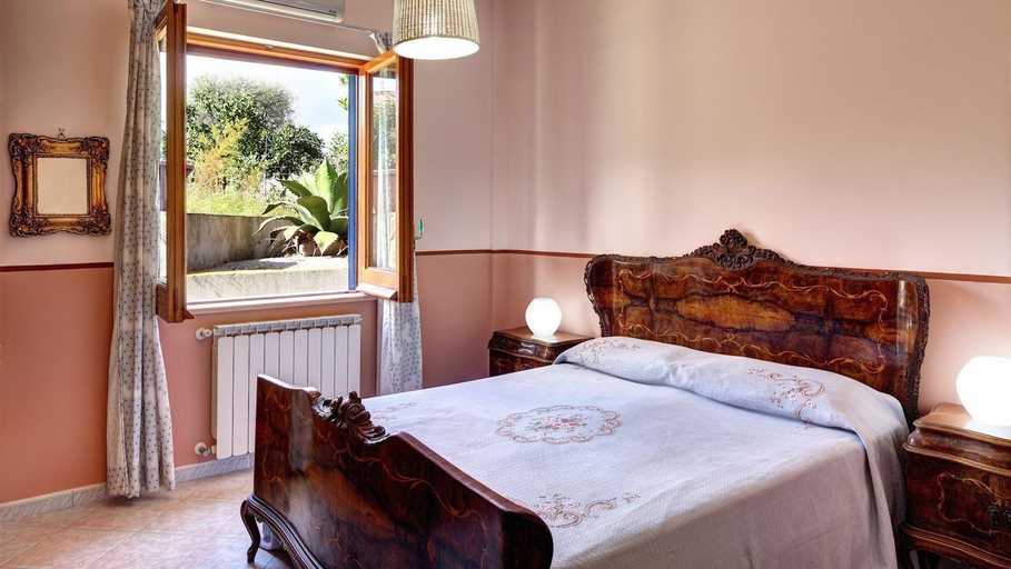 Bedroom, Sorrento Urban Gamma, Napoli