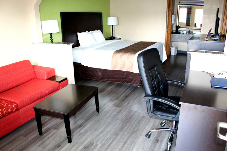 Bedroom 3, Quality Inn & Suites Dublin, Laurens