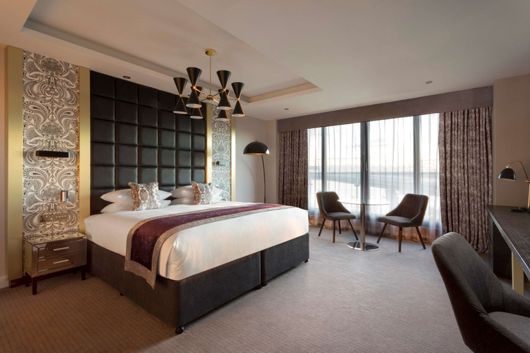 Bedroom 2, DoubleTree by Hilton Edinburgh - Queensferry Crossing, Fife