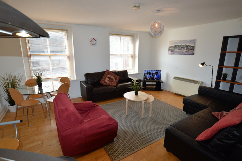 Others 4, MetroStays - Stephen's Green 7-1, Dublin
