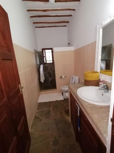 Bathroom 2, Johari Villas, Malindi