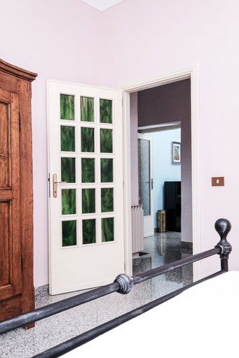 Room 2, Lush Garden Steps Away from Great Park, Roma