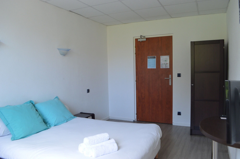 Bedroom 4, Sofratel, Yonne