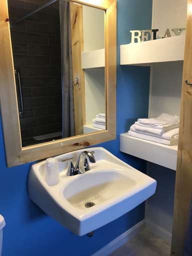 Bathroom 4, White Birches Motel, Hancock