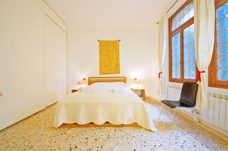 Room 3, DolceVita Apartments N. 331, Venezia