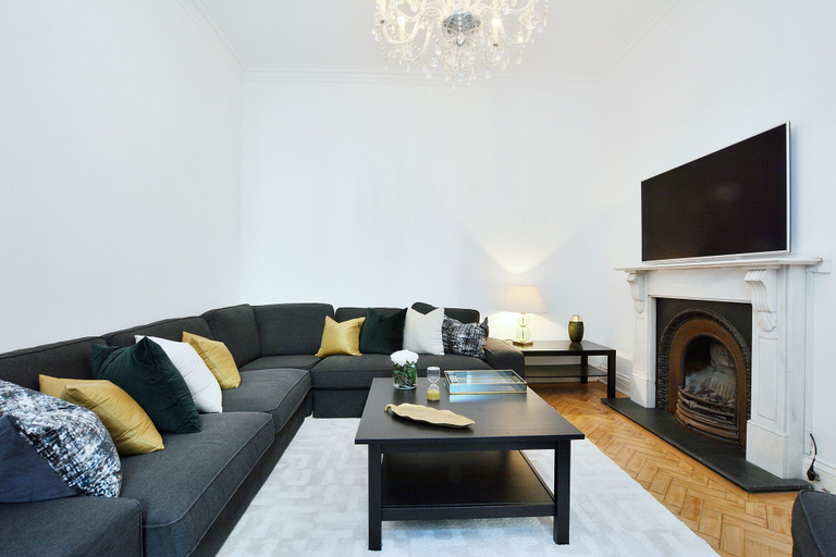 Others 4, Rutland Gardens Apartment, London