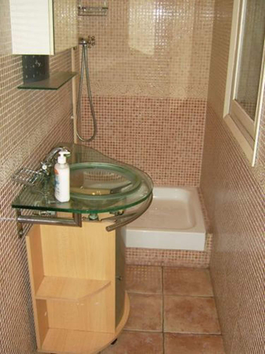 Bathroom 3, Palace Guesthouse, Barcelona