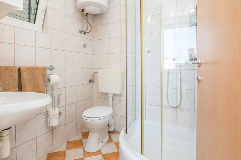 Bathroom 3, Apartments Bojana, Vir