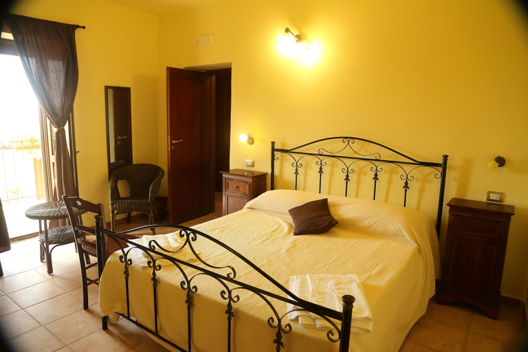 Bedroom 3, Al Grande Gelso, Cosenza