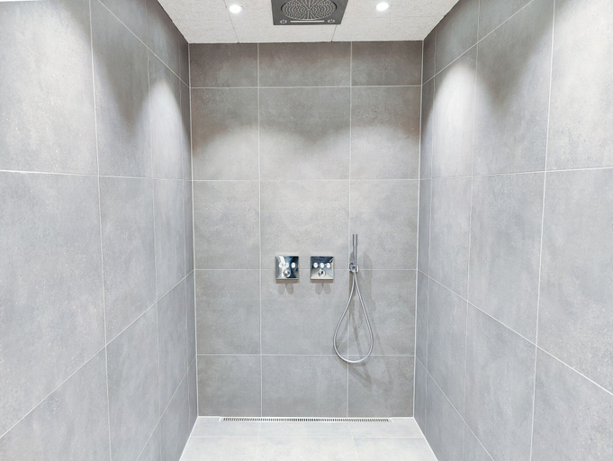 Bathroom 3, Rønnes Hotel, Jammerbugt