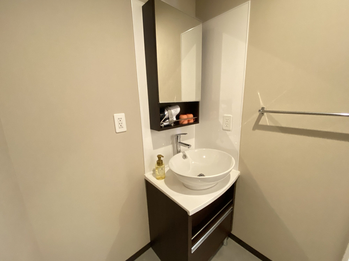 Bathroom 3, Popular Makiminato, Ginowan