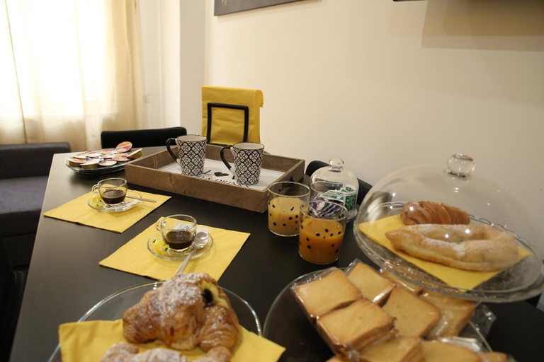 Food & Drinks 5, Affittacamere Andolfi 24, Napoli