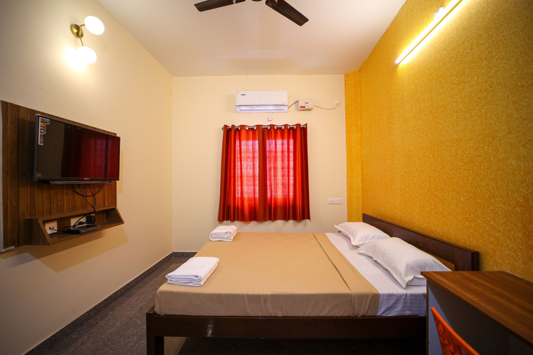 Bedroom 2, VR Inn, Puducherry