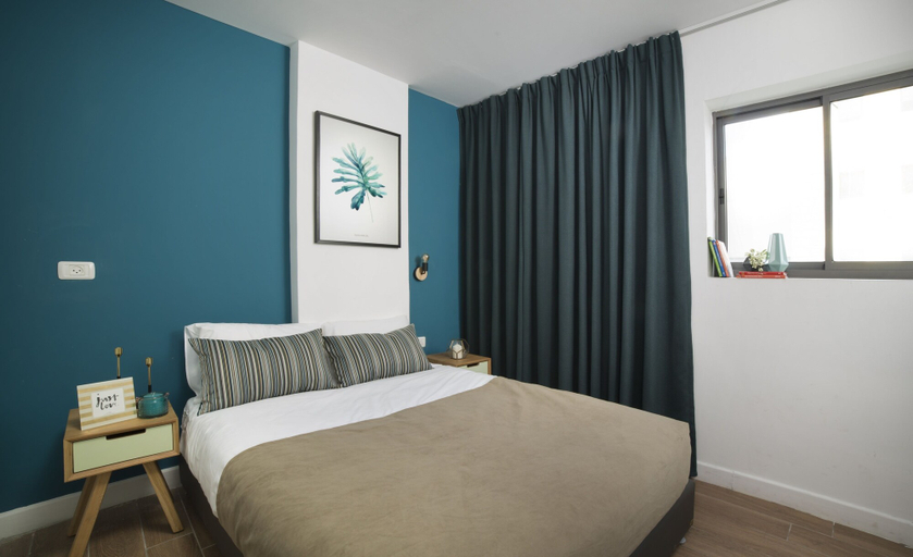 Bedroom 5, Diana Hotel