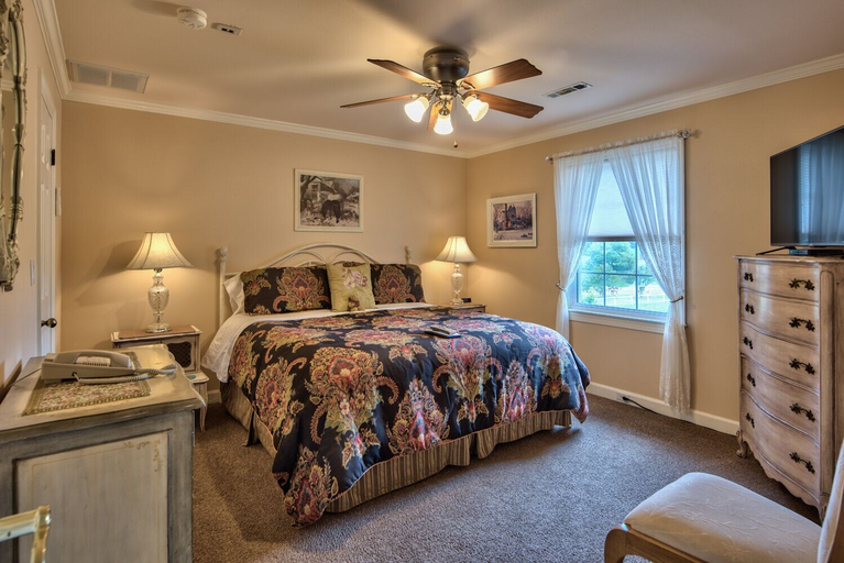 Bedroom 2, Southern Cross Guest Ranch, Morgan