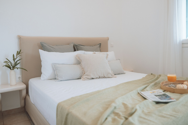 Bedroom 4, En Milo, South Aegean