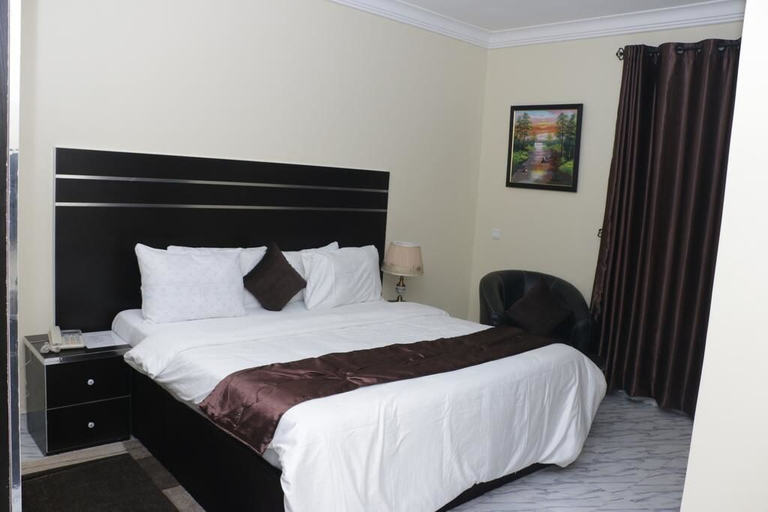 Bedroom 2, Brookville Hotel & Suites, Bwari