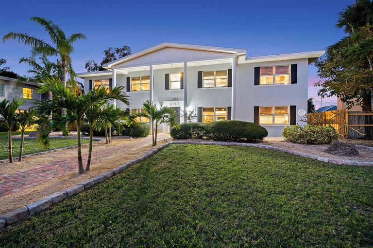 Exterior & Views 1, Lora Square, Brevard