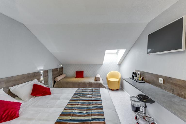 Bedroom 2, The Originals Access, Hôtel Thouars, Deux-Sèvres