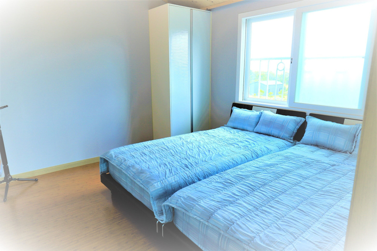 Bedroom 2, Woojinsam Pension, Jeju