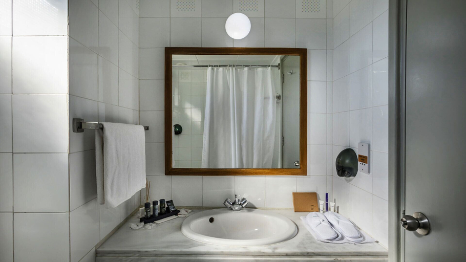 Bathroom 4, Troodos Hotel