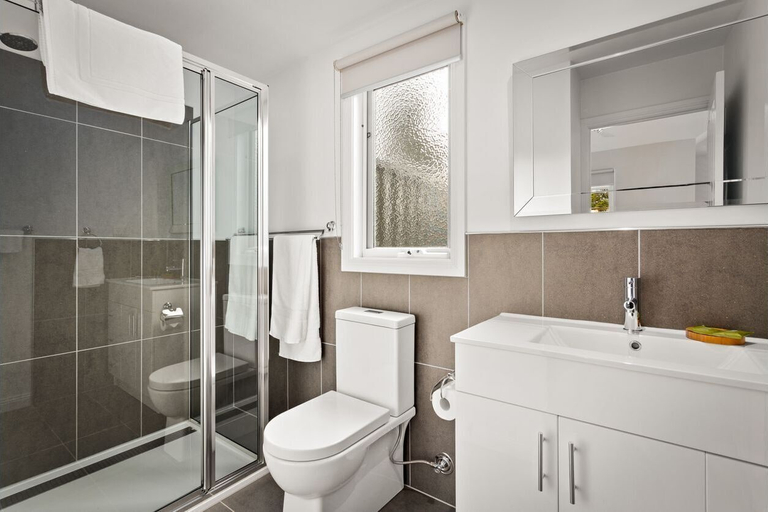 Bathroom, High Peaks Cottages, Baw Baw - Pt B East