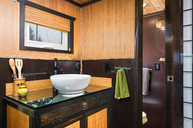 Bathroom 3, Tiny Digs - Hotel of Tiny Houses, Multnomah