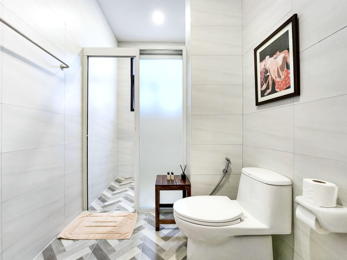 Bathroom 3, Chez Bure - Bure Homestay, Muang Kanchanaburi