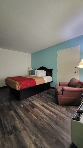 Bedroom 3, Greeneville Inn and Suites, Greene