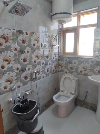 Bathroom, Silver Inn Hotel, Srinagar