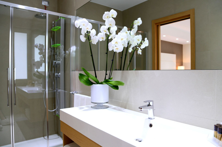 Bathroom, Hotel Adriatico, Chieti