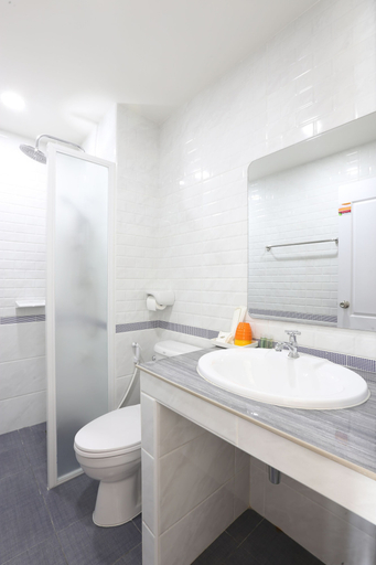 Bathroom 3, Chez Bure - Bure Homestay, Muang Kanchanaburi