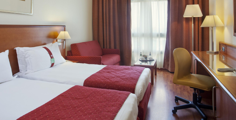 Bedroom 4, Holiday Inn CAGLIARI by IHG, Cagliari