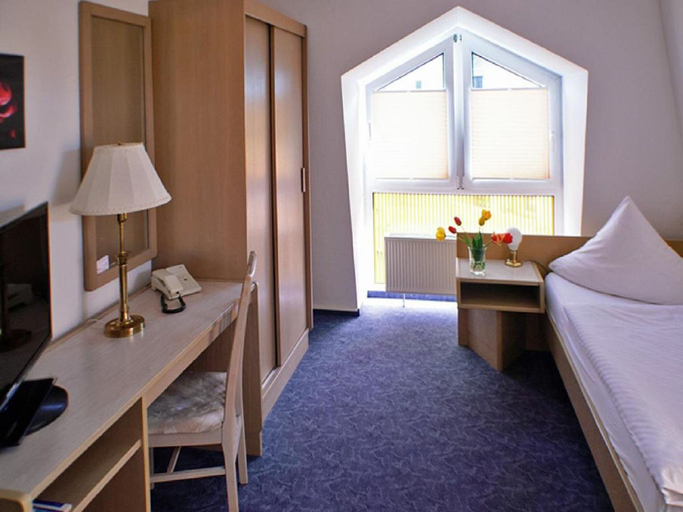 Bedroom 2, Hotel Fürstenberg, Oder-Spree