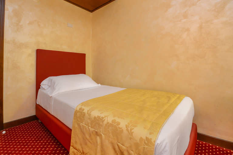 Bedroom 4, Hotel Oliveto, Brescia