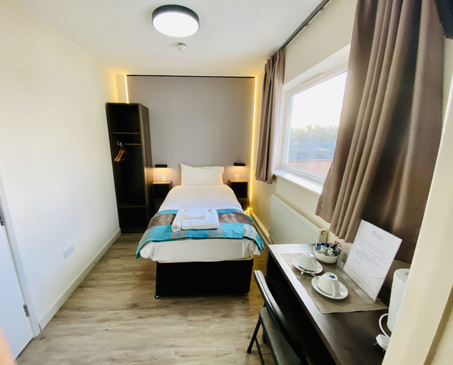 Bedroom 2, Almond Tree Hotel, Oxfordshire