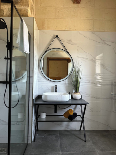 Bathroom 3, Sea Holly Gozo